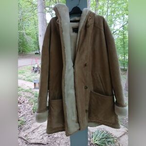 Gallery.‎ Sz XL. Woman's Tan Faux Suede Leather W Faux Fur Lining Coat.